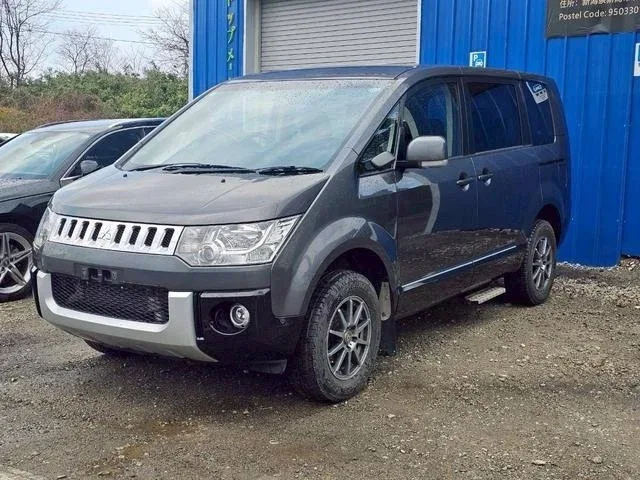 Mitsubishi Delica D:5 I