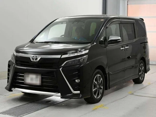 Toyota Voxy III (R80) Рестайлинг