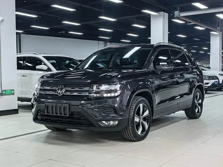 Volkswagen Tharu I