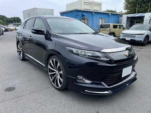 Toyota Harrier III (XU60)