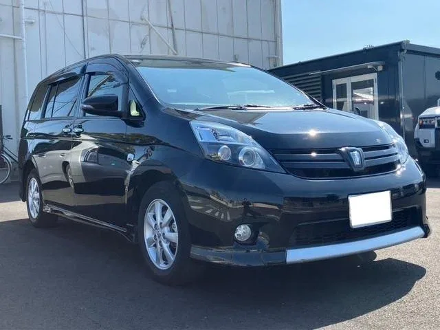 Toyota ISis I Рестайлинг