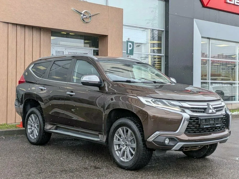 Mitsubishi Pajero Sport III