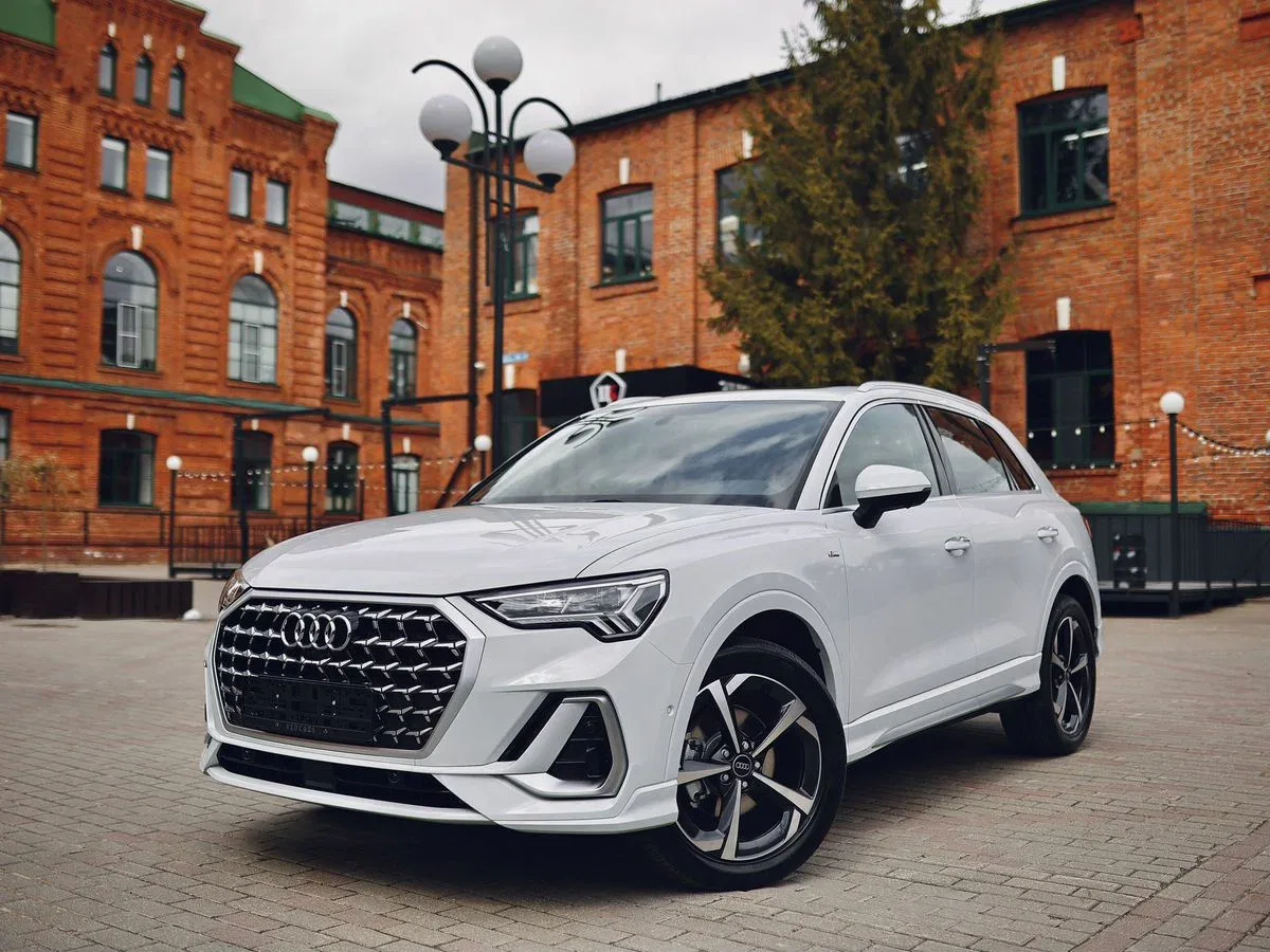 Audi Q3 II (F3)
