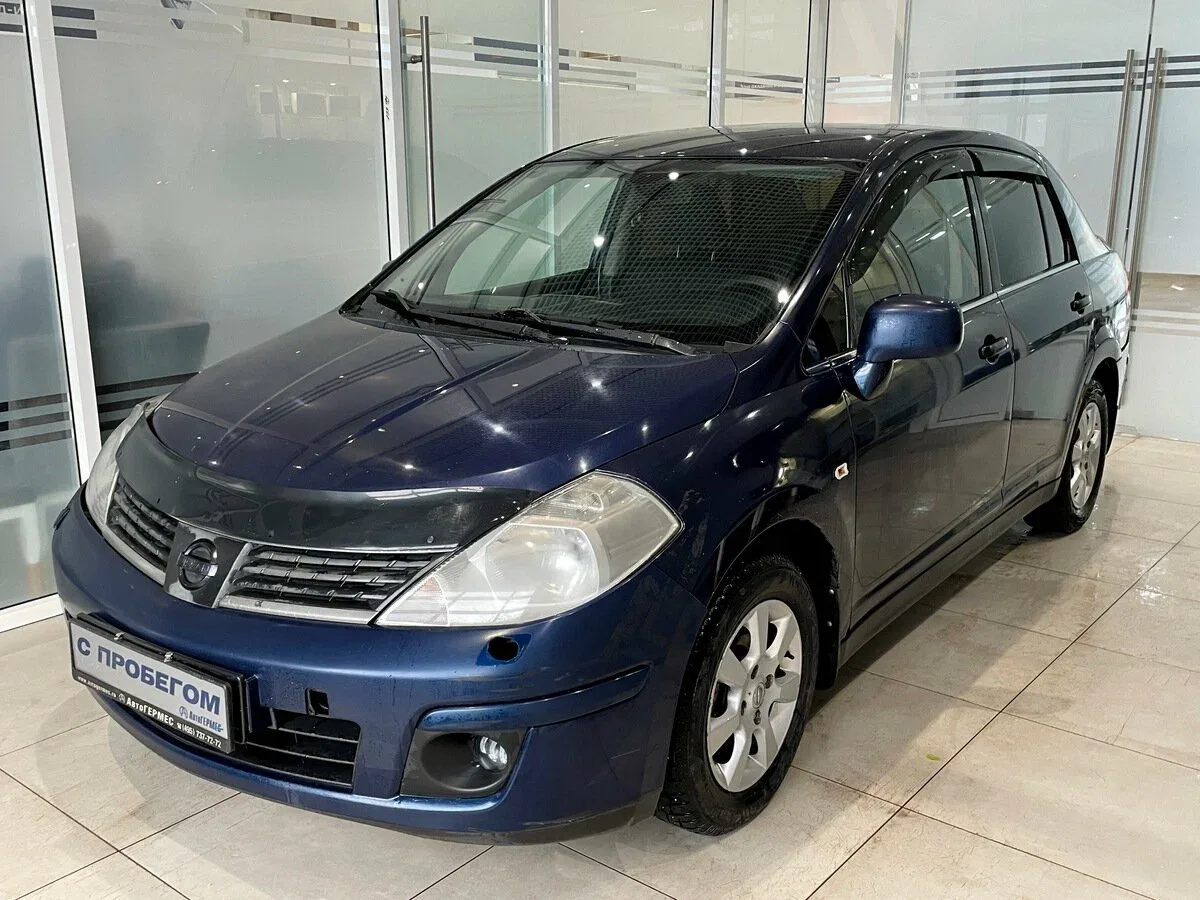 Nissan Tiida I