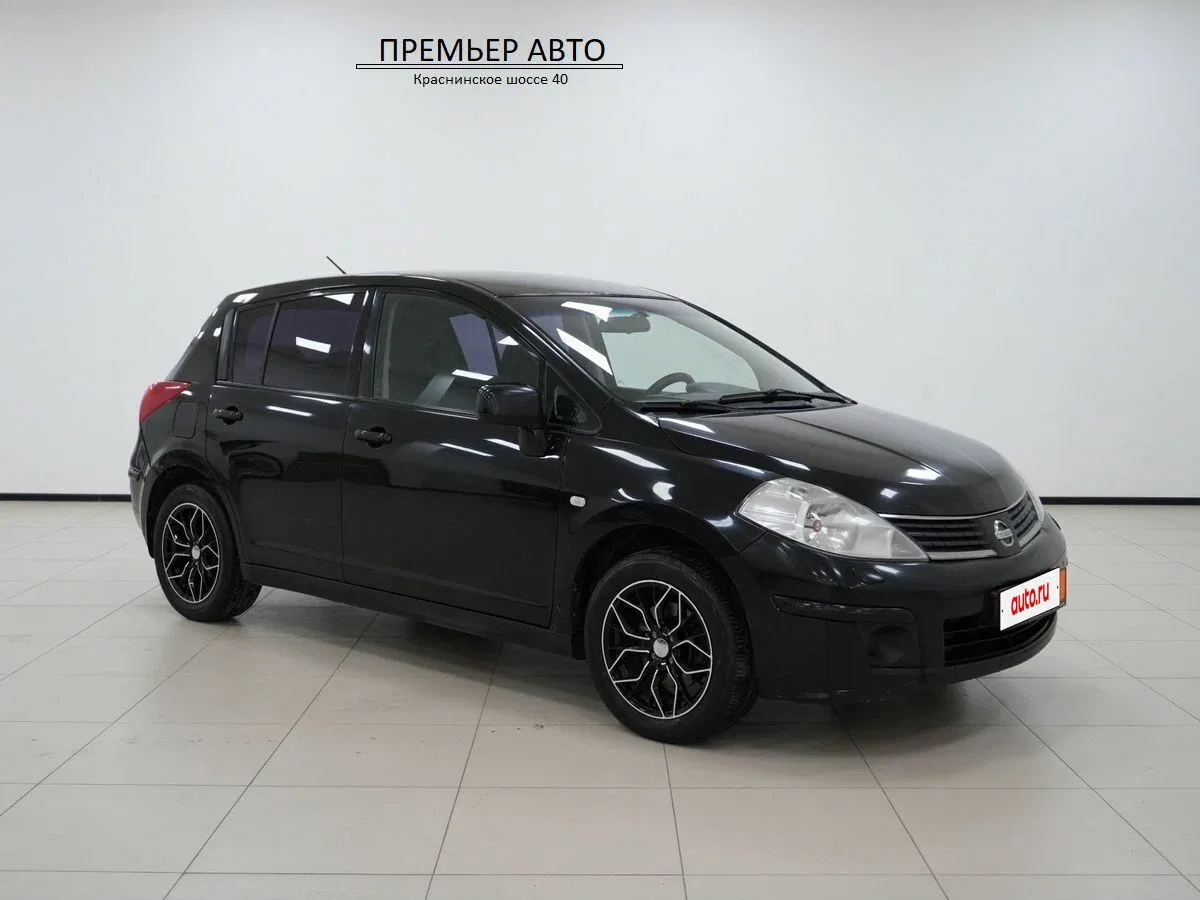 Nissan Tiida I