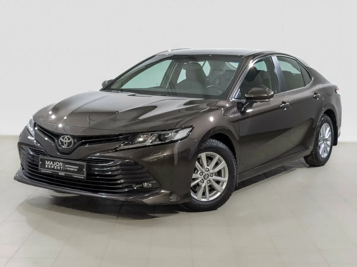 Toyota Camry VIII (XV70)