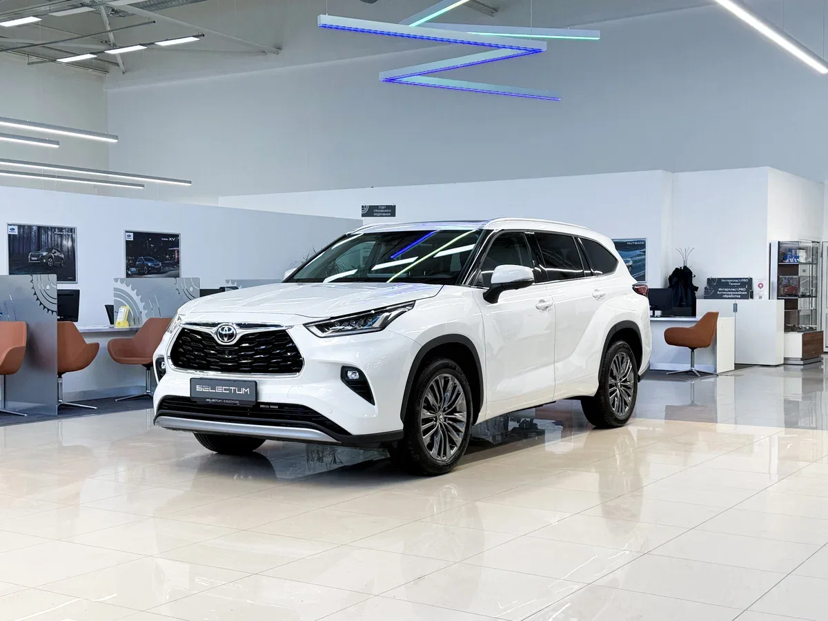 Toyota Highlander IV (U70)