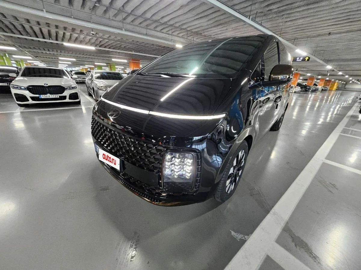 Hyundai Staria