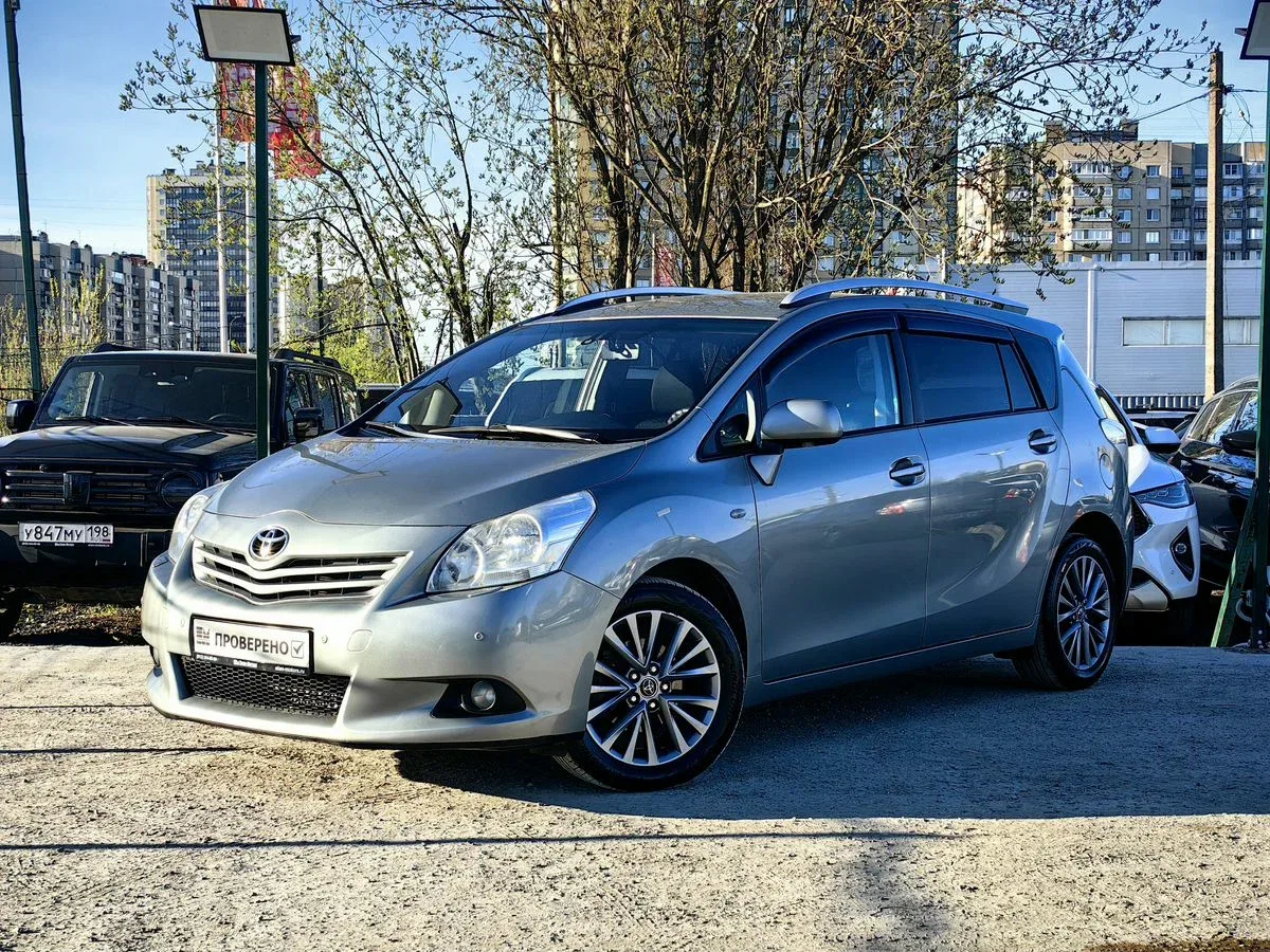 Toyota Verso I Рестайлинг