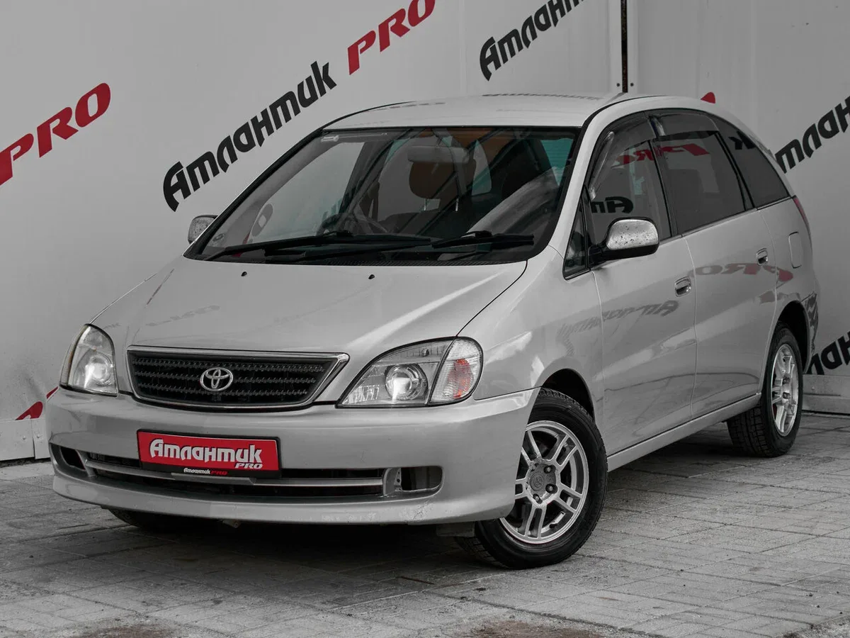 Toyota Nadia