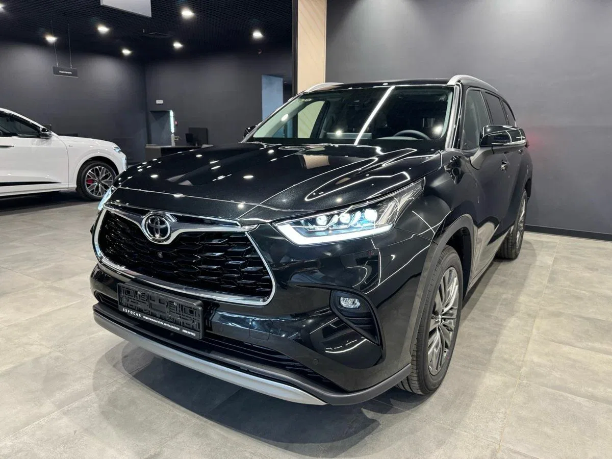 Toyota Highlander IV (U70)