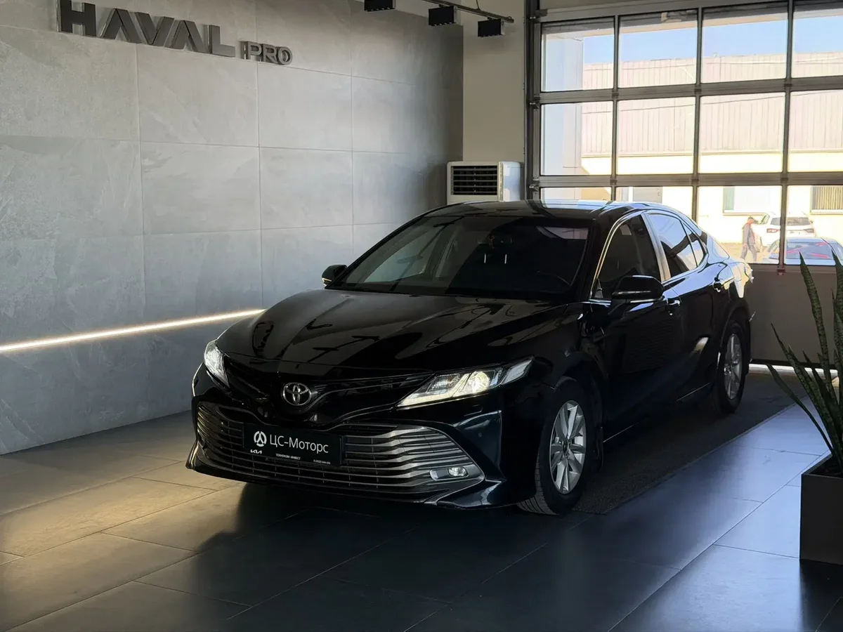 Toyota Camry VIII (XV70)