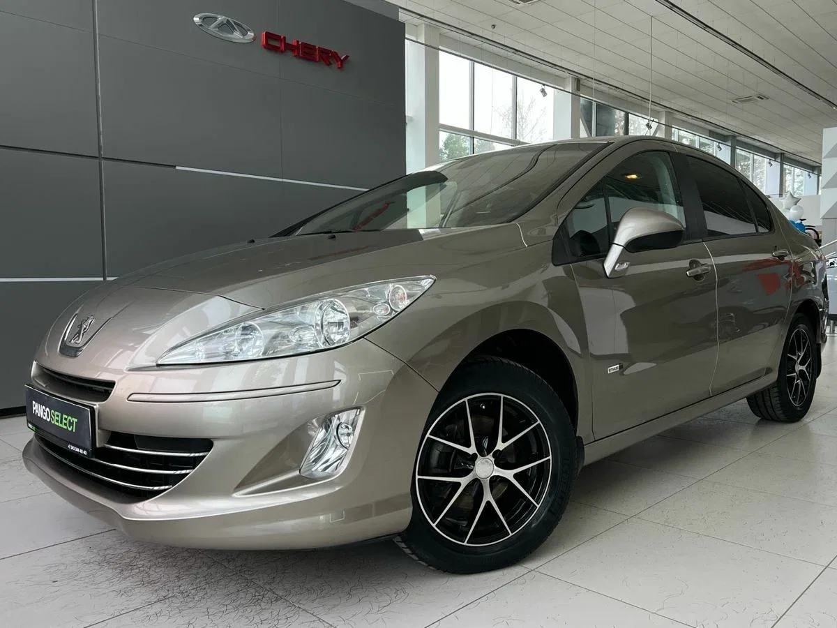 Peugeot 408 I