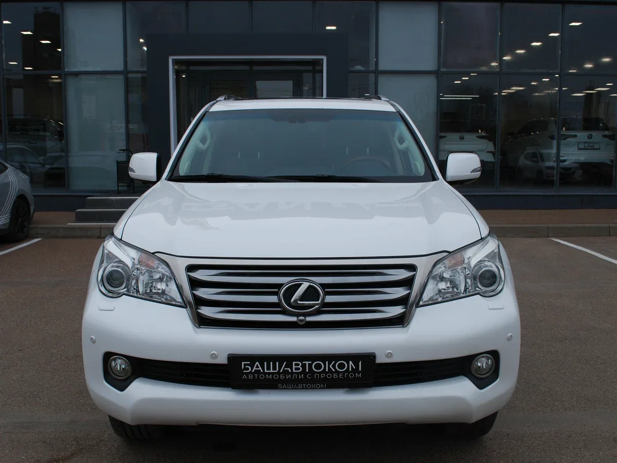 Lexus GX II