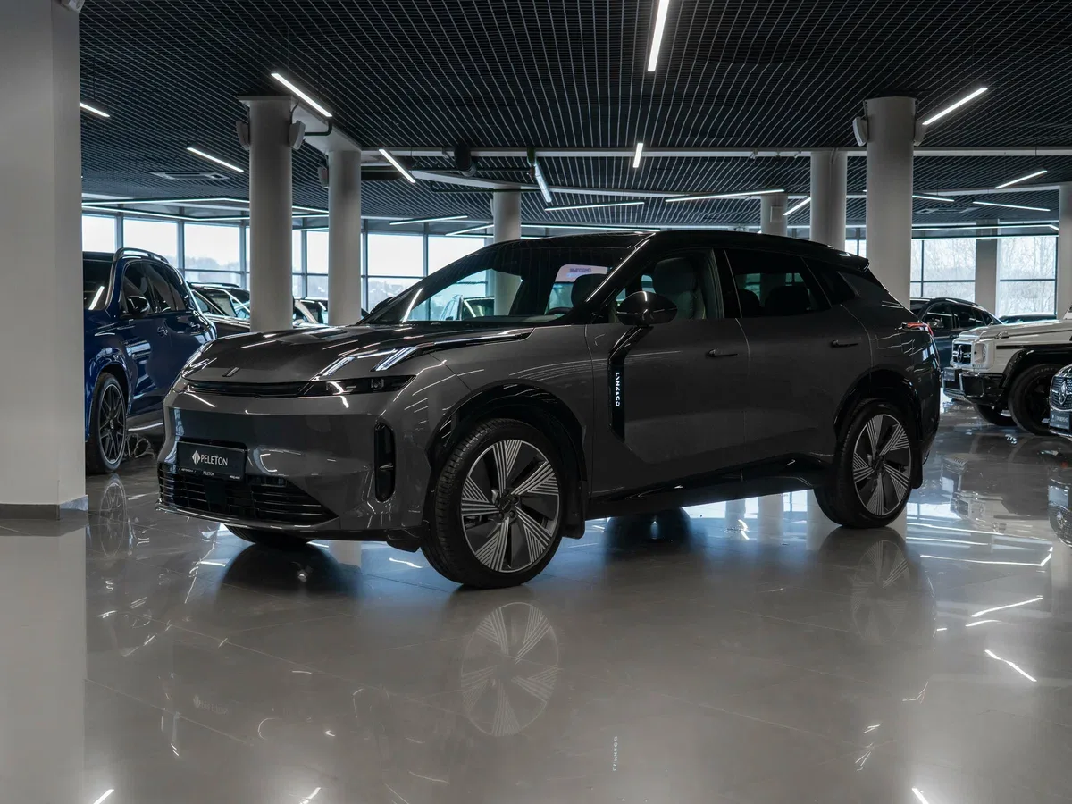 Lynk & Co 08 I