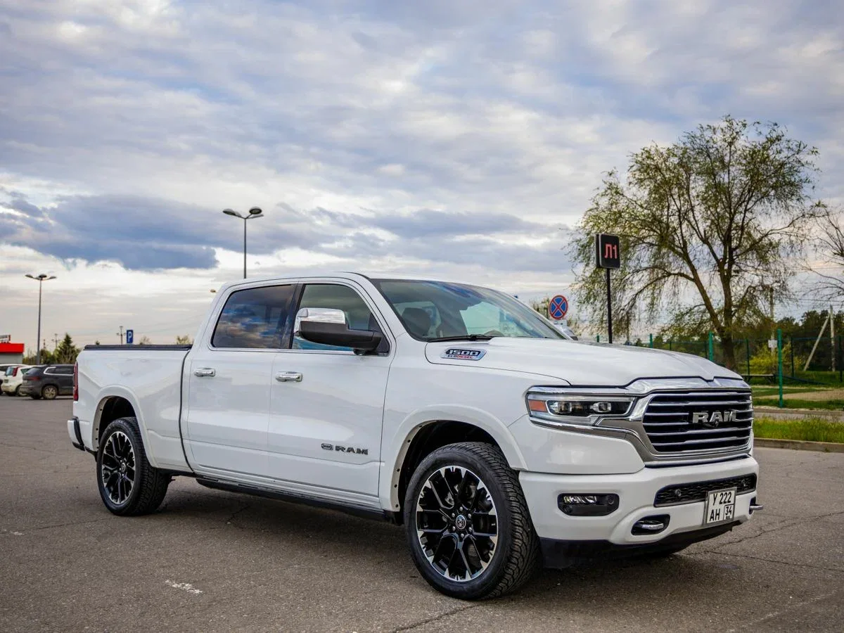 Ram 1500 V
