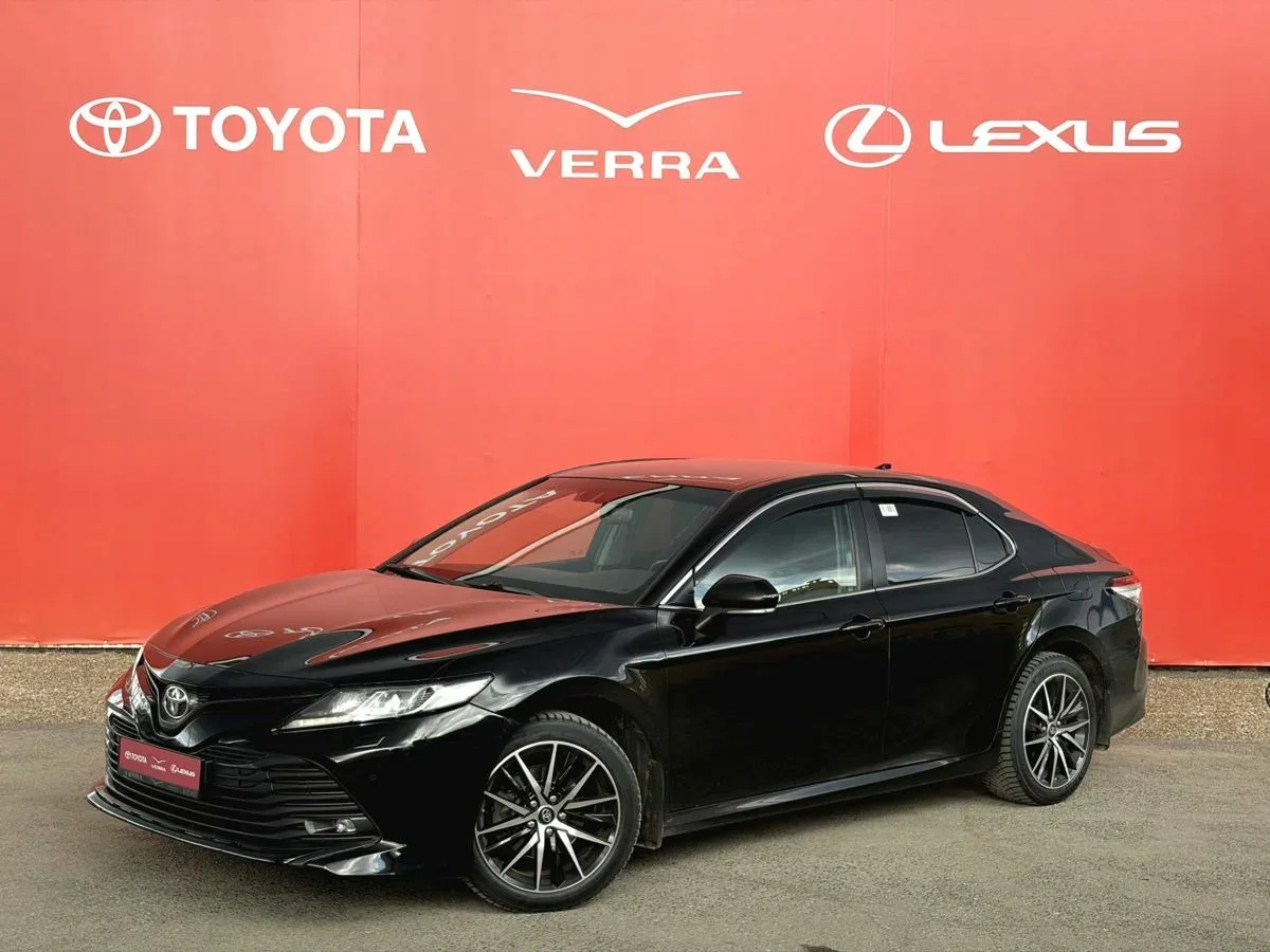 Toyota Camry VIII (XV70)