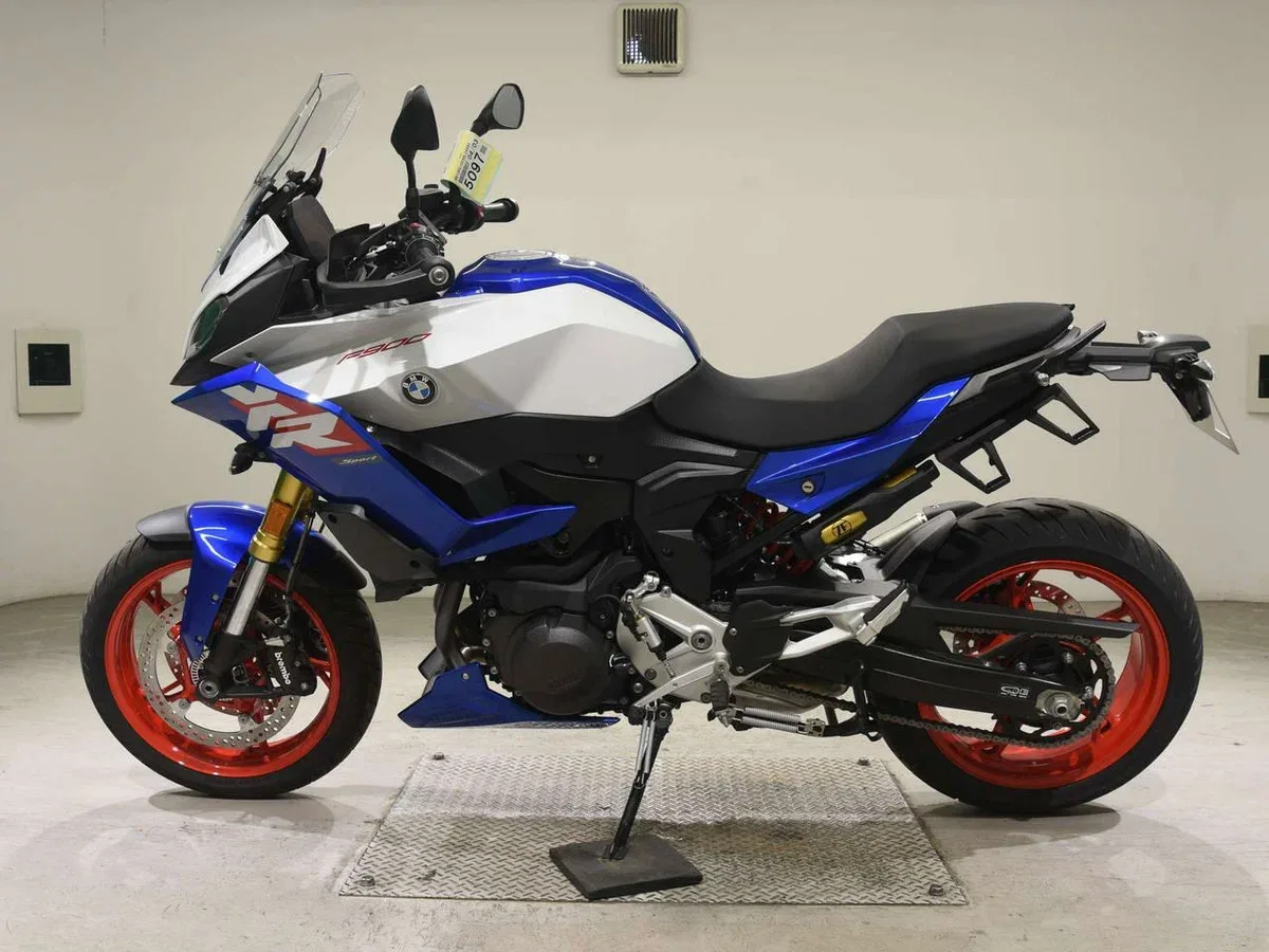 BMW F 900 XR