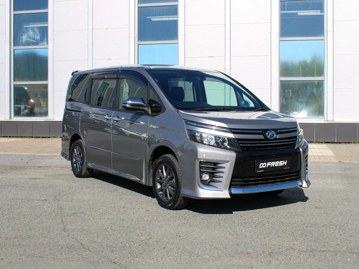 Toyota Voxy III (R80) Рестайлинг