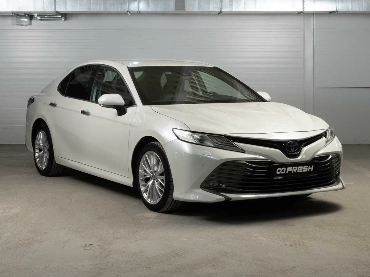 Toyota Camry VIII (XV70)