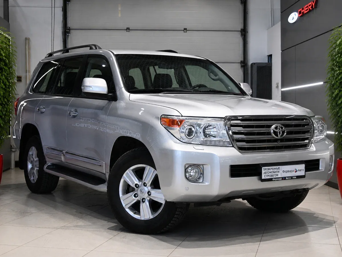 Toyota Land Cruiser 200 Series Рестайлинг 1