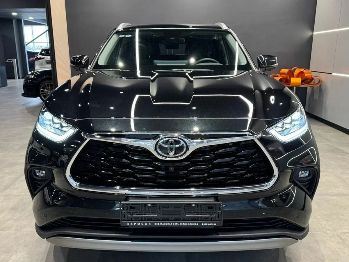 Toyota Highlander IV (U70)