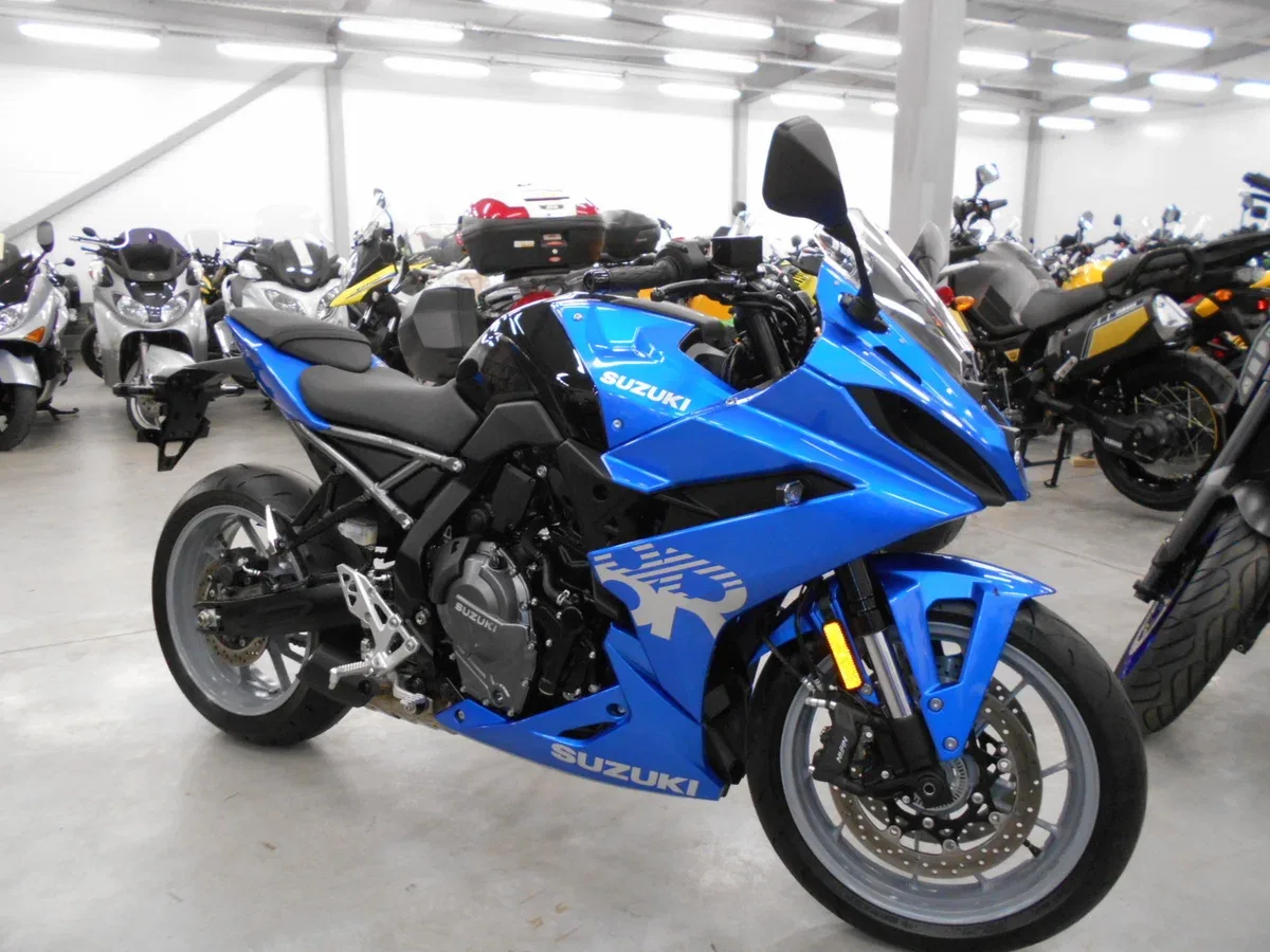 Suzuki GSX-8R