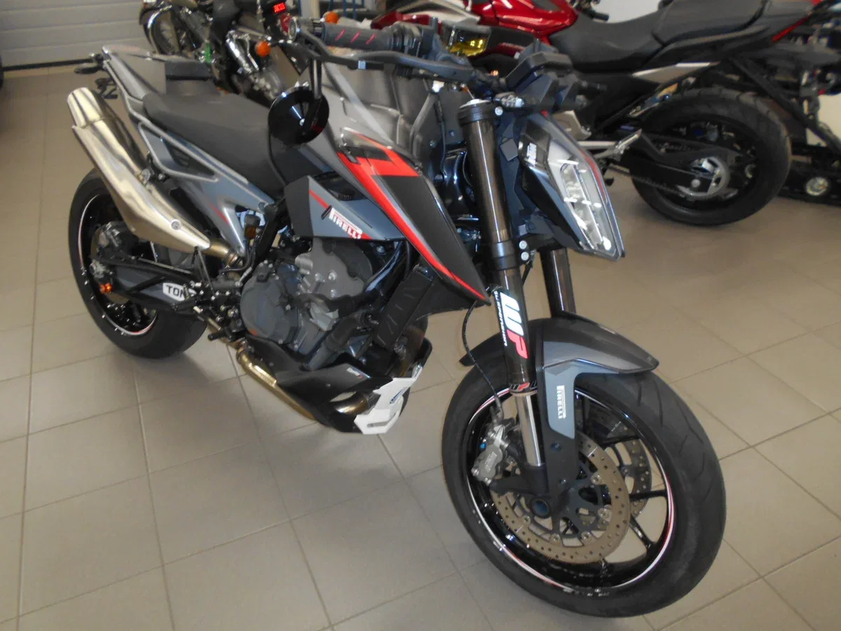 KTM AG 790 Duke