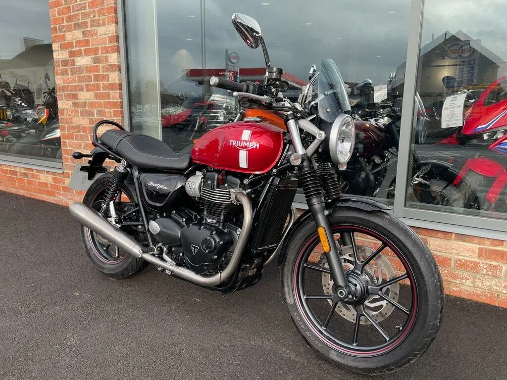 Triumph Street Twin