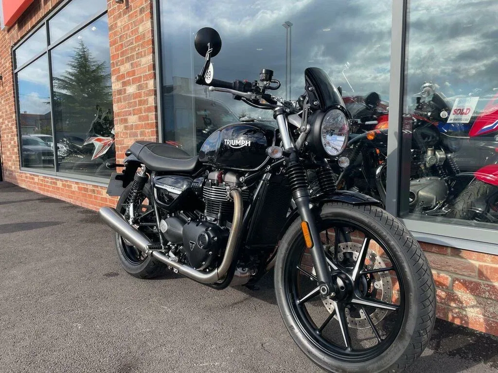 Triumph Street Twin