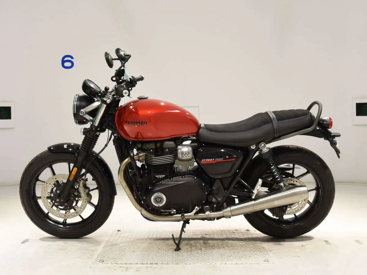 Triumph Street Twin