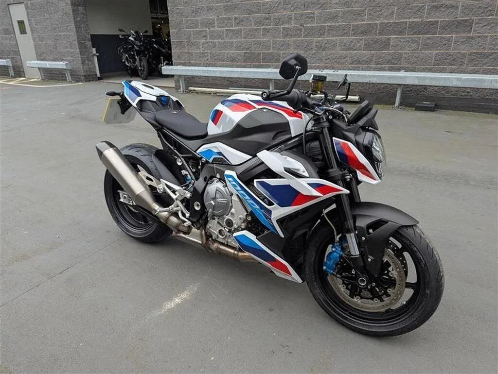 BMW M 1000 R