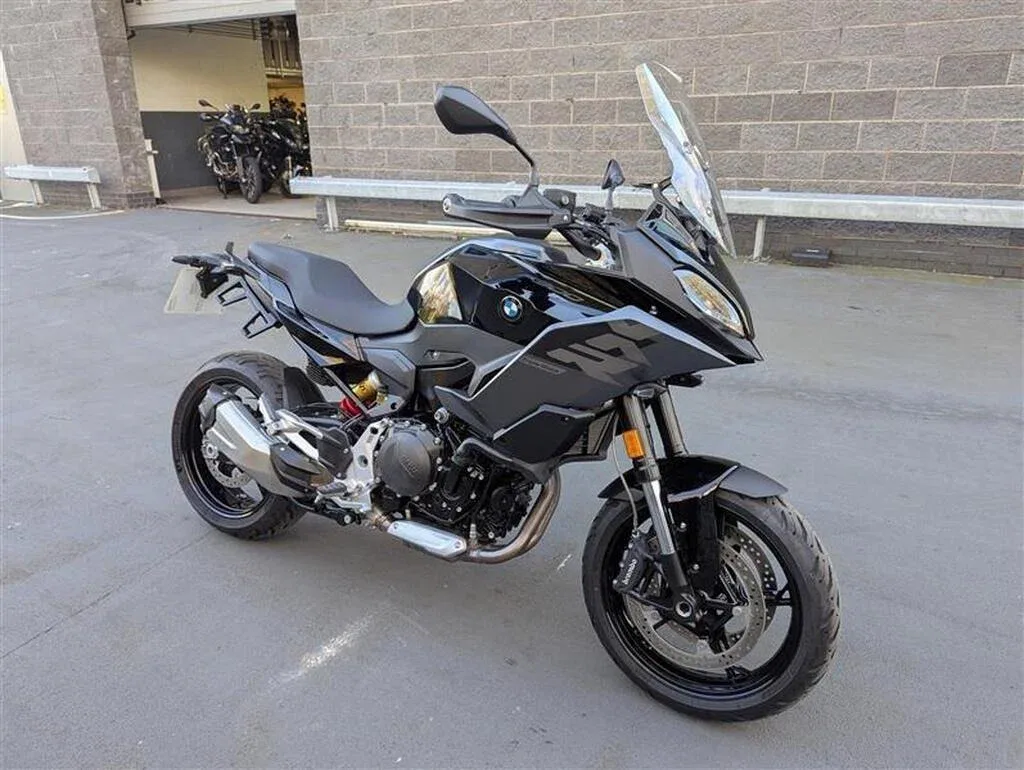 BMW F 900 XR