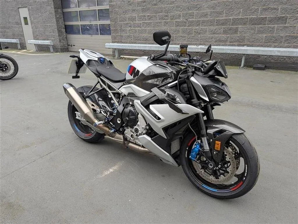 BMW M 1000 R