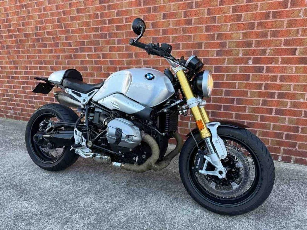 BMW R nine T