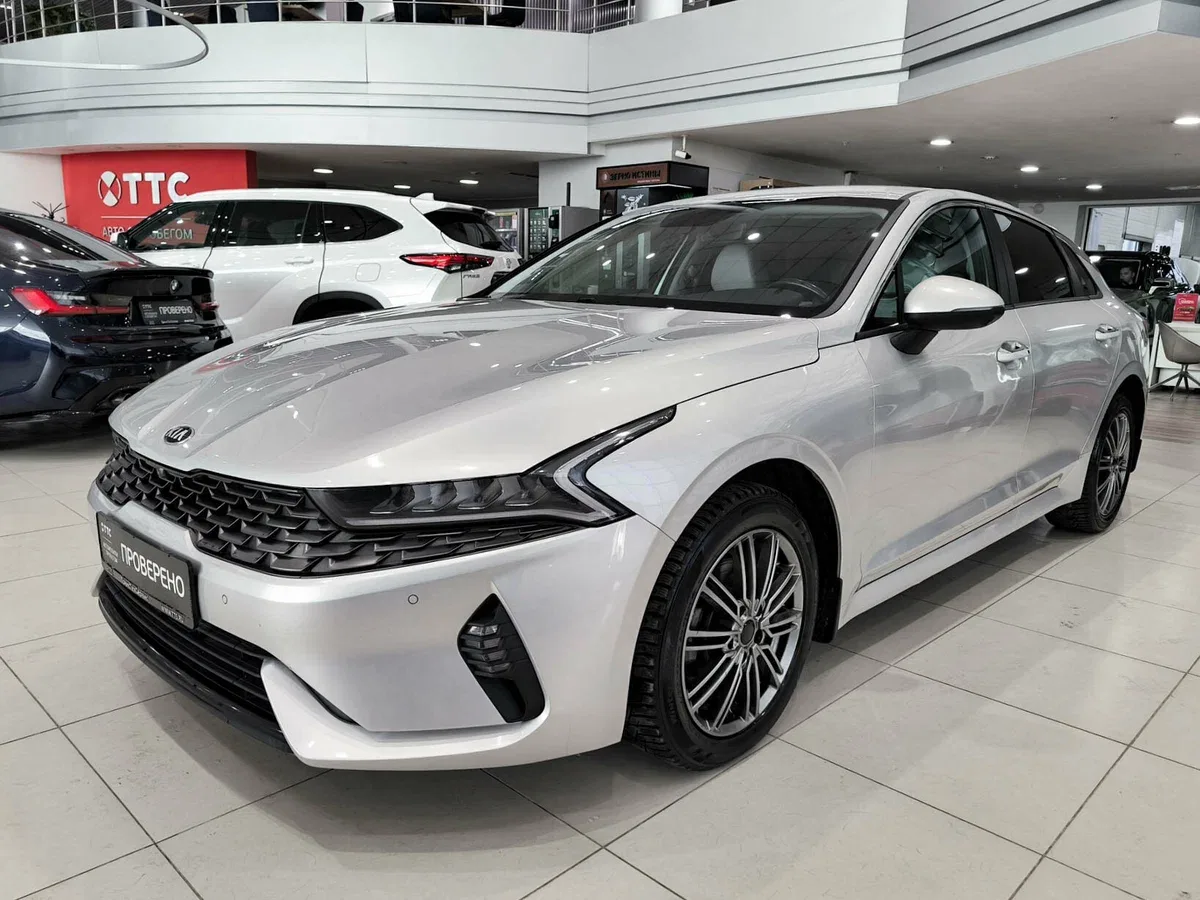 Kia K5 III