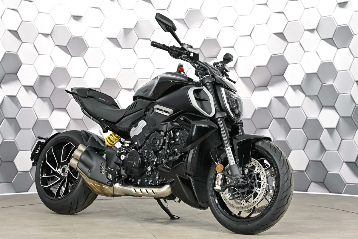Ducati Diavel V4