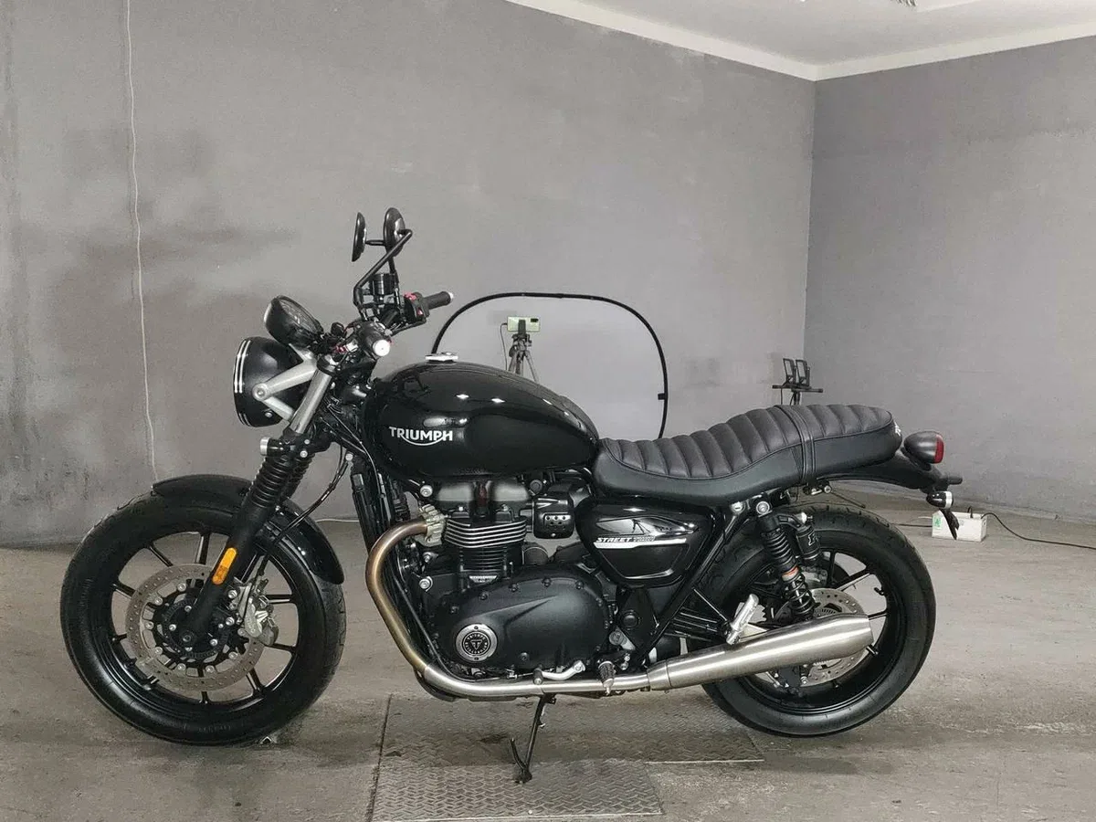 Triumph Street Twin