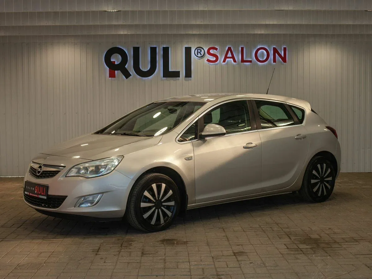 Opel Astra J