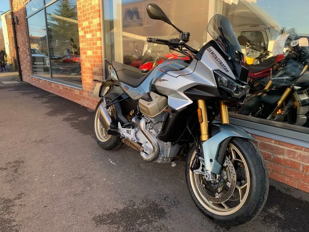 Moto Guzzi V100 Mandello S