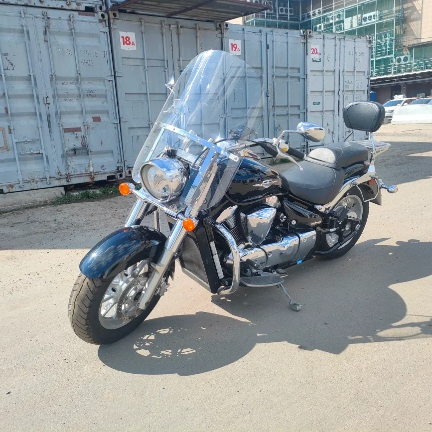 Suzuki Boulevard C109R