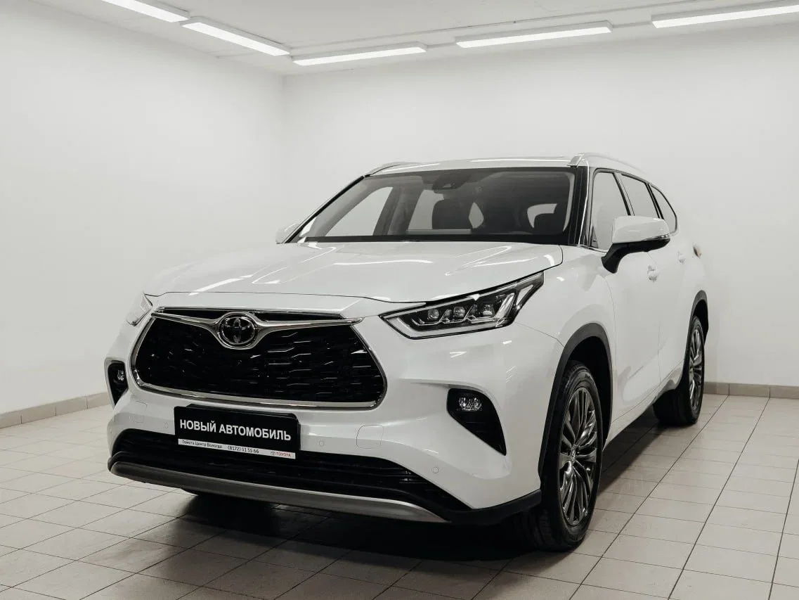Toyota Highlander IV (U70)