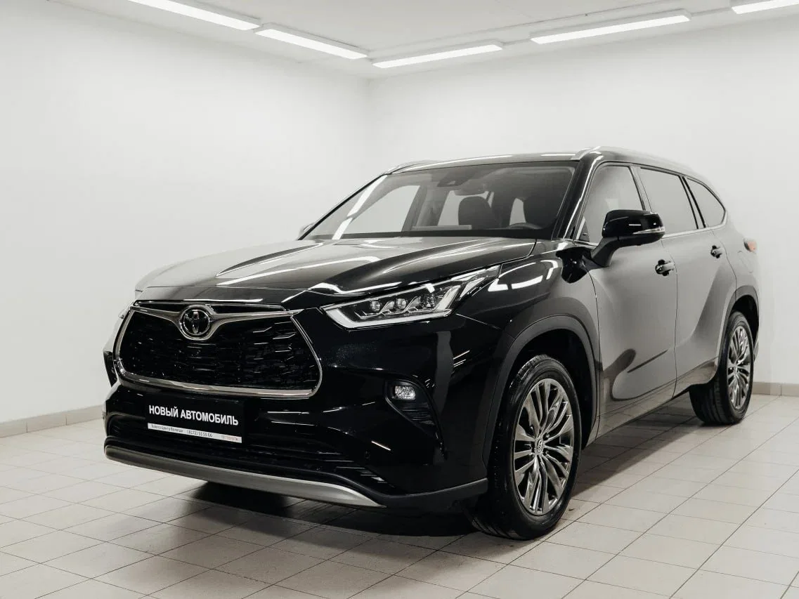 Toyota Highlander IV (U70)