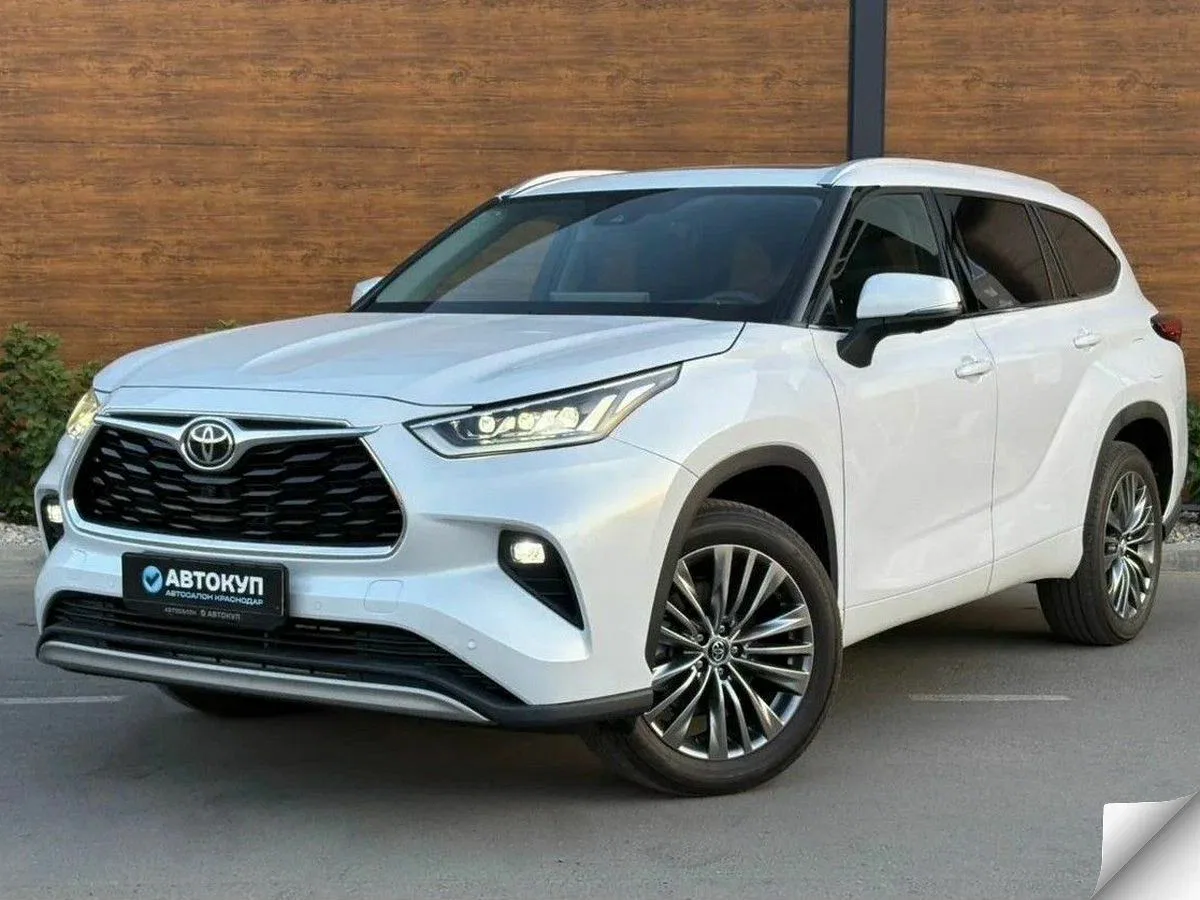 Toyota Highlander IV (U70)