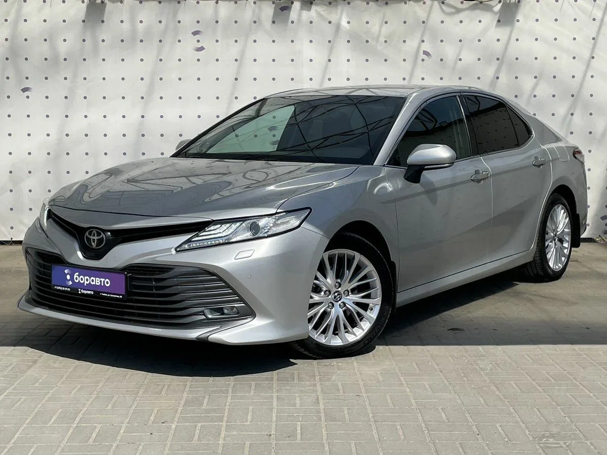 Toyota Camry VIII (XV70)