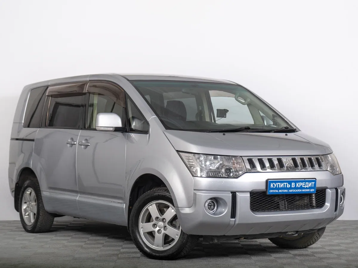 Mitsubishi Delica D:5 I
