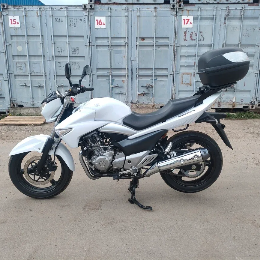 Suzuki GW250