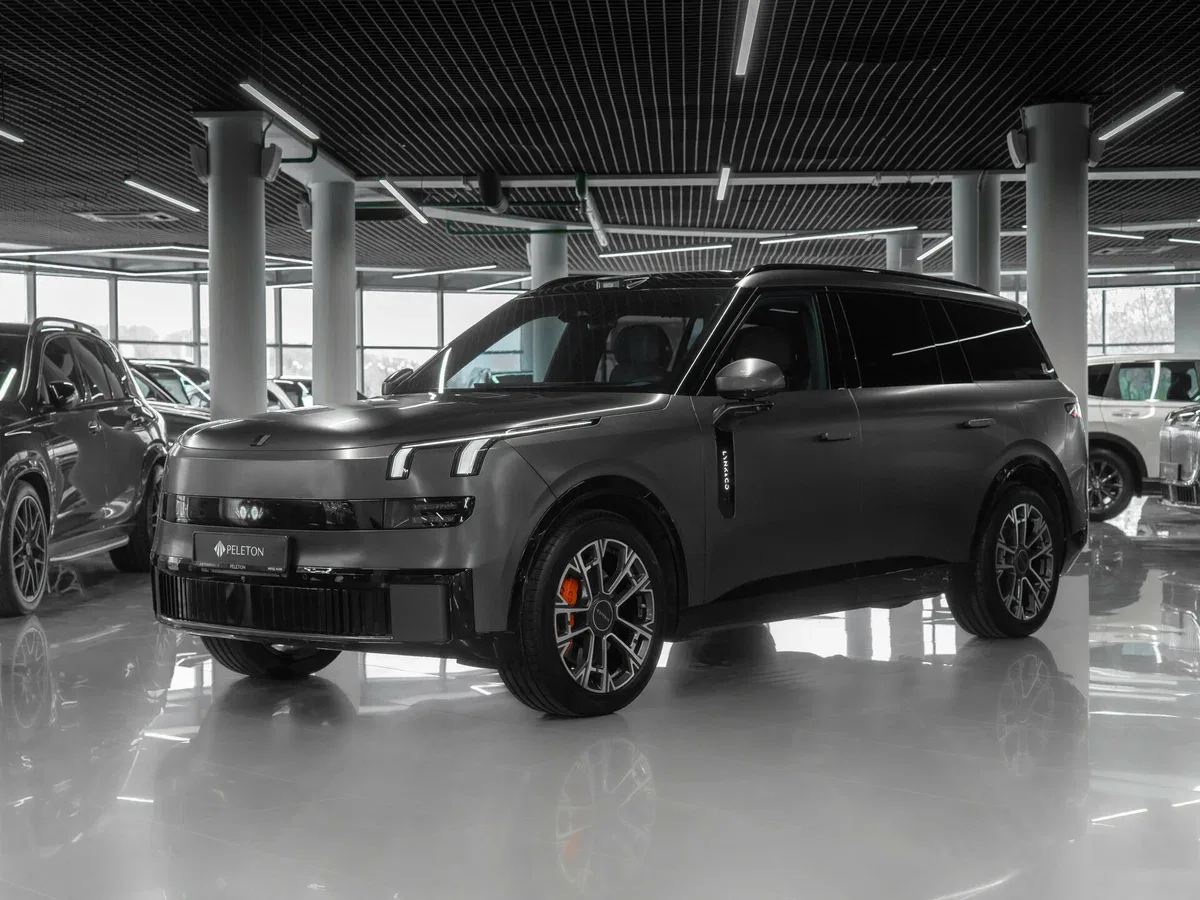 Lynk & Co 900
