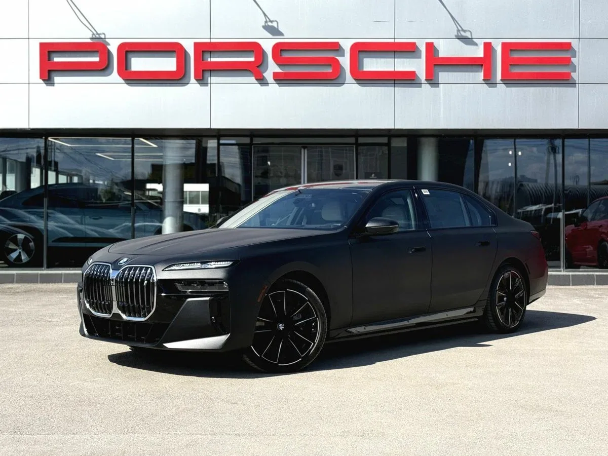 BMW i7