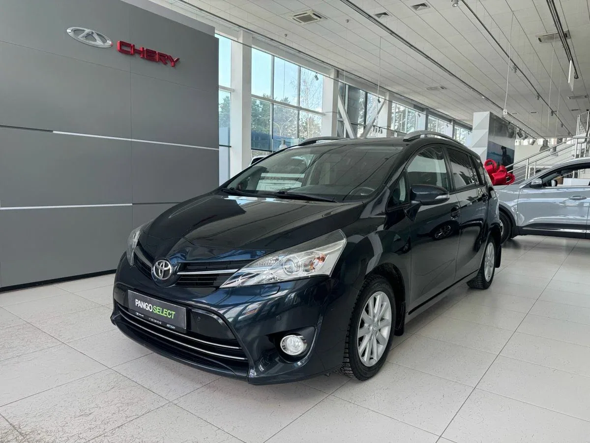 Toyota Verso I Рестайлинг